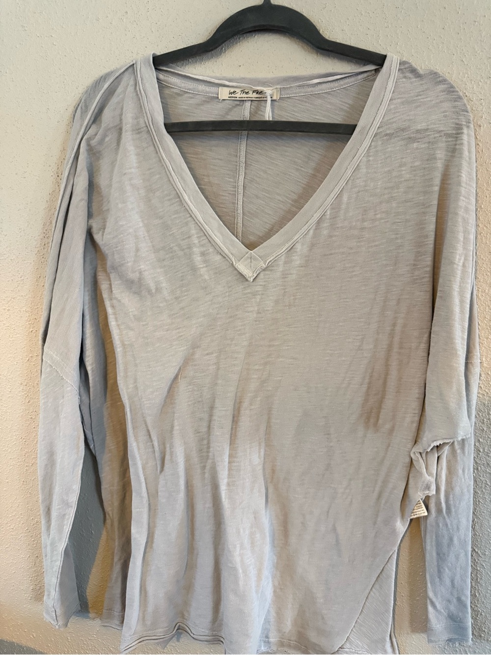 We The Free Light Gray V-Neck Long Sleeve Tee